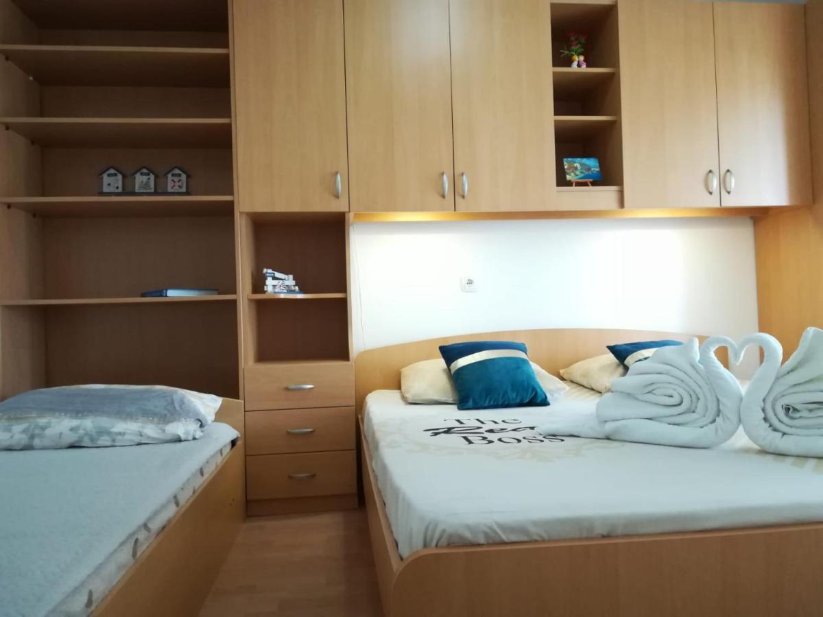 Apartment And Room Hudoletnjak Šilo Buitenkant foto