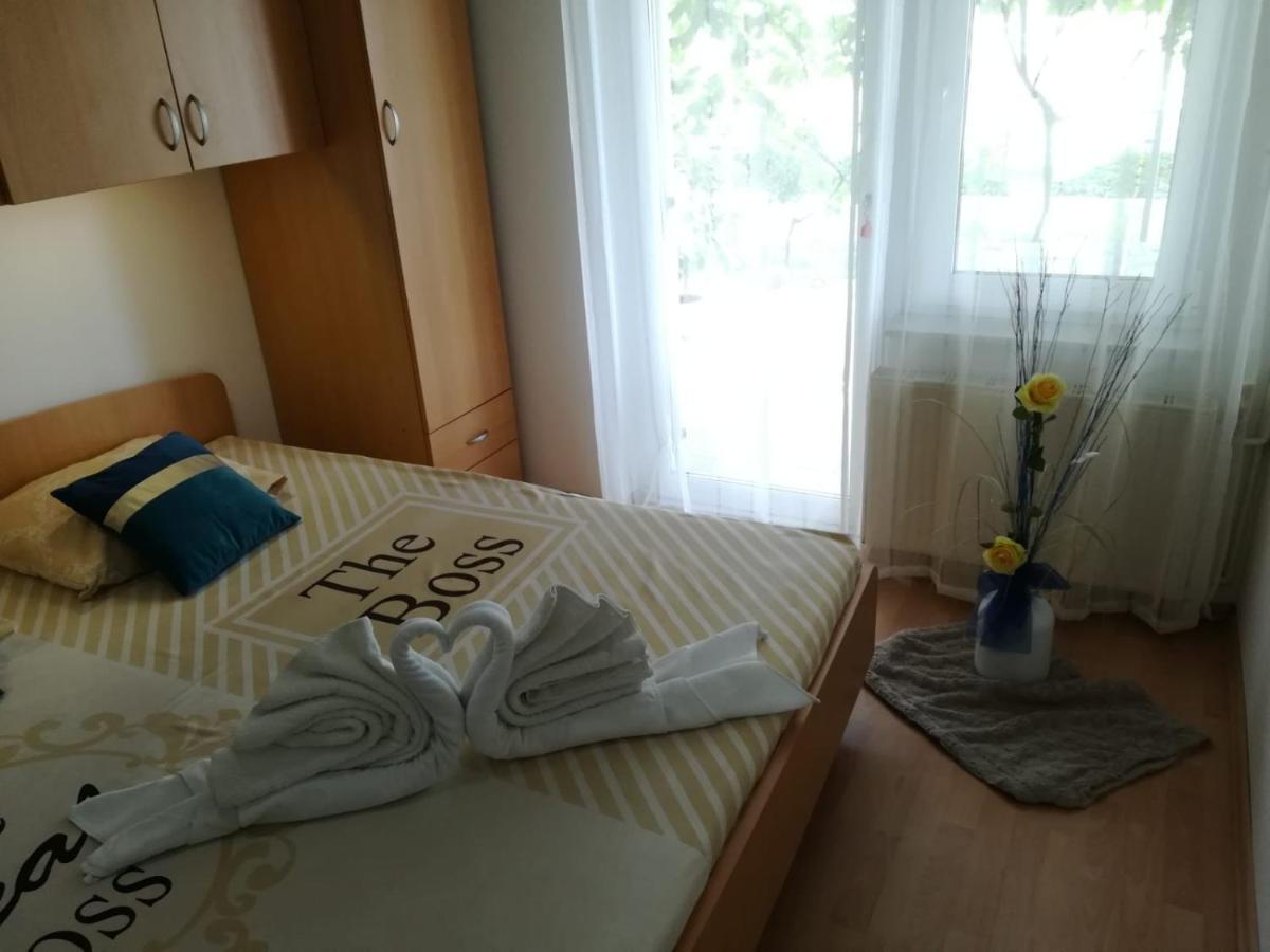 Apartment And Room Hudoletnjak Šilo Buitenkant foto