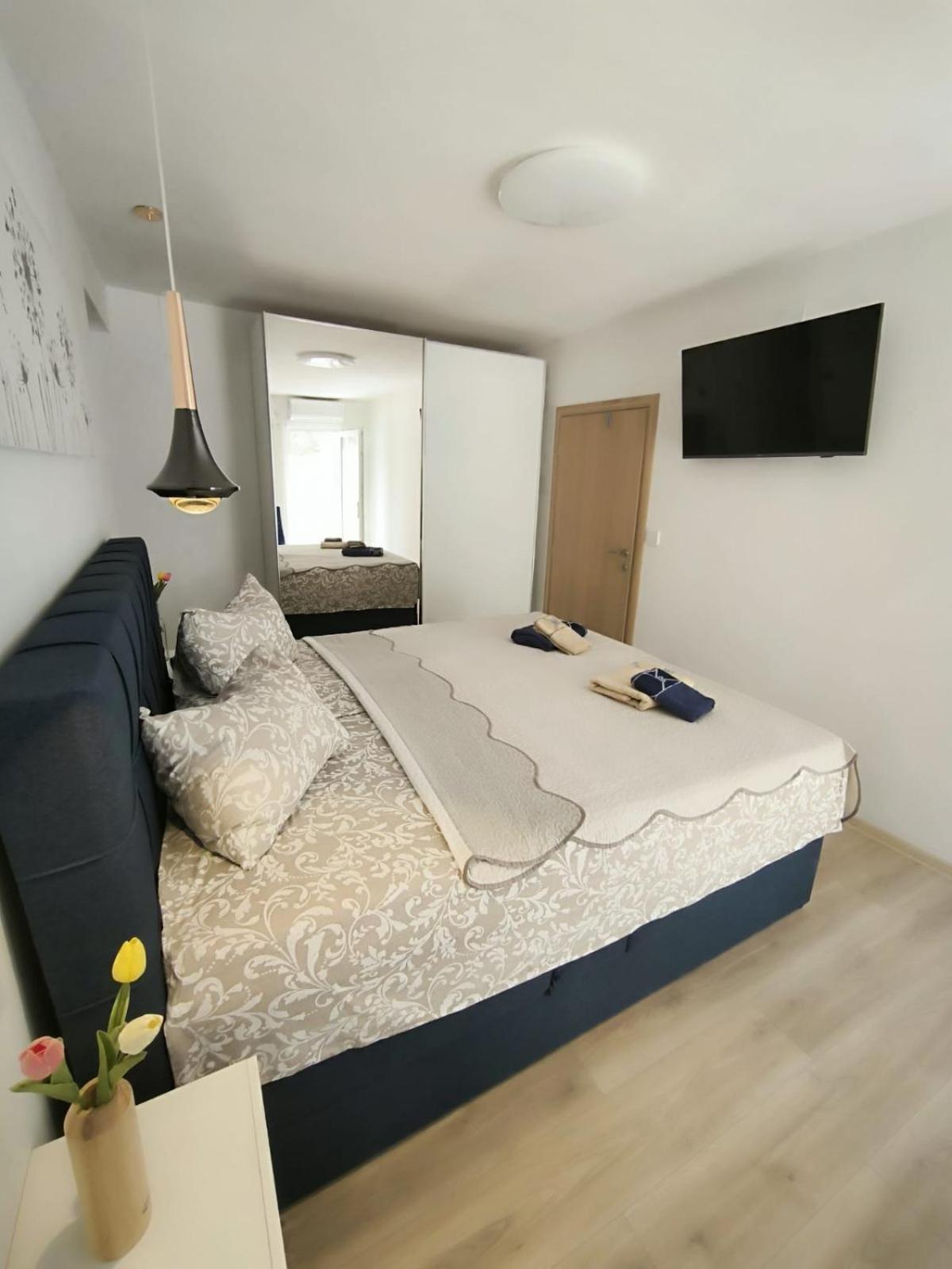 Apartment And Room Hudoletnjak Šilo Kamer foto
